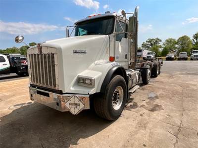 Kenworth T800 Cab & Chassis Truck