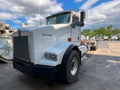Kenworth T800 Cab & Chassis Truck