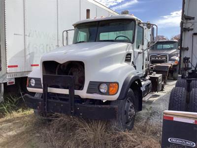 Mack 700 Cab & Chassis Truck