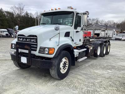 Mack 700 CV713 Cab & Chassis Truck