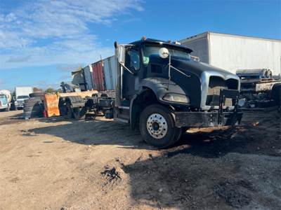 Mack GU613 Cab & Chassis Truck