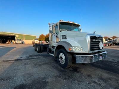 Mack Granite Cab & Chassis Truck