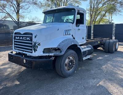 Mack Granite CT713 Cab & Chassis Truck