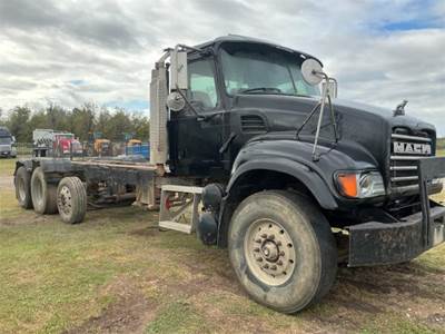 Mack Granite CT713 Cab & Chassis Truck
