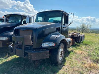 Mack Granite GU533 Cab & Chassis Truck
