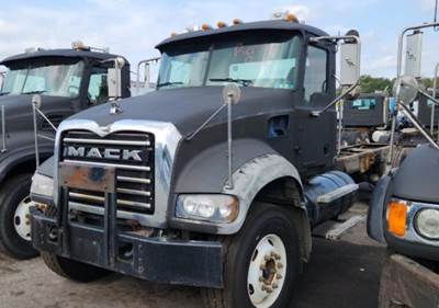 Mack Granite GU713 Cab & Chassis Truck