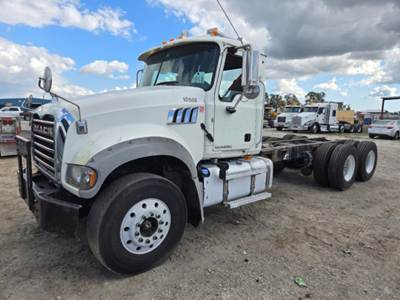 Mack Granite GU713 Cab & Chassis Truck