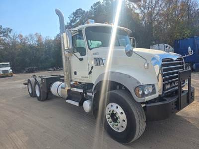 Mack Granite GU713 Cab & Chassis Truck