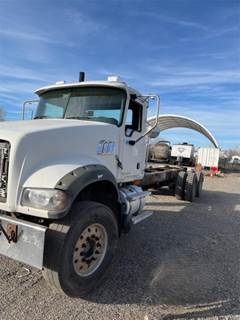 Mack Granite GU713 Cab & Chassis Truck