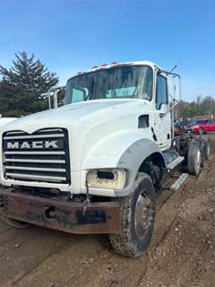 Mack Granite GU713 Cab & Chassis Truck
