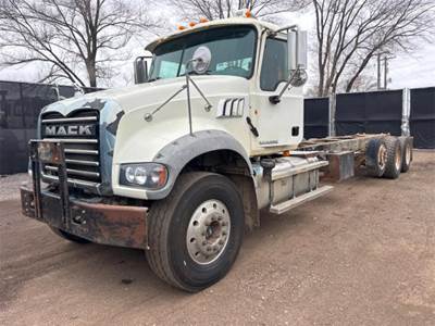 Mack Granite GU713 Cab & Chassis Truck