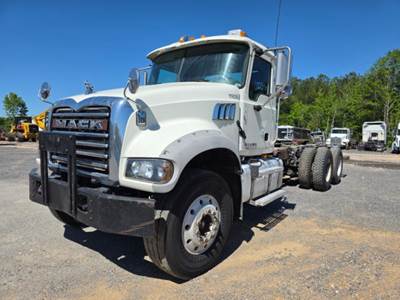 Mack Granite GU713 Cab & Chassis Truck