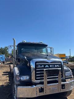 Mack Granite GU713 Cab & Chassis Truck
