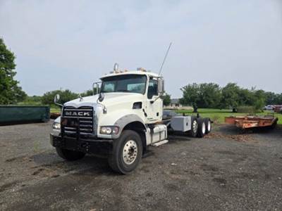 Mack Granite GU713 Cab & Chassis Truck