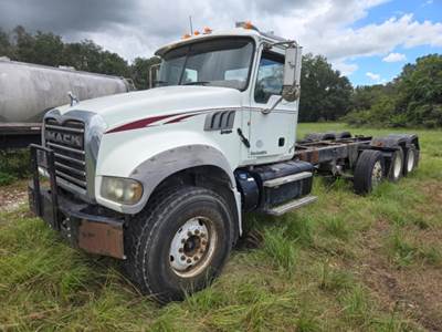 Mack Granite GU713 Cab & Chassis Truck