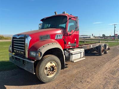 Mack Granite GU713 Cab & Chassis Truck