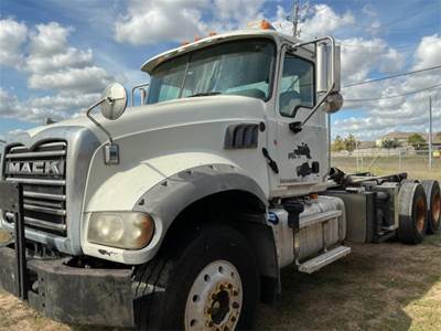 Mack Granite GU713 Cab & Chassis Truck