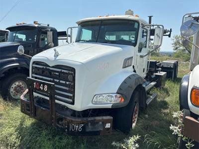 Mack Granite GU813 Cab & Chassis Truck