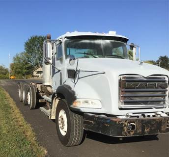 Mack Granite GU813 Cab & Chassis Truck