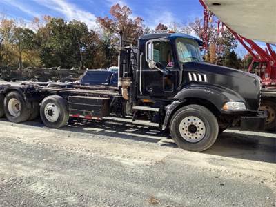 Mack Granite GU813 Cab & Chassis Truck