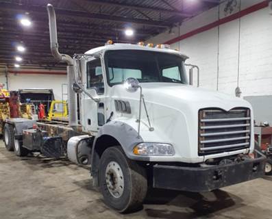Mack Granite GU813 Cab & Chassis Truck
