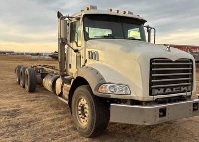 Mack Granite GU813 Cab & Chassis Truck