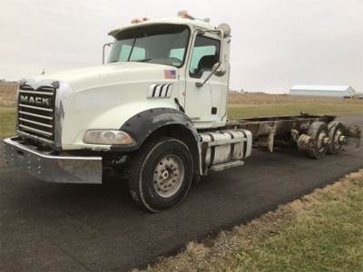 Mack Granite GU813 Cab & Chassis Truck