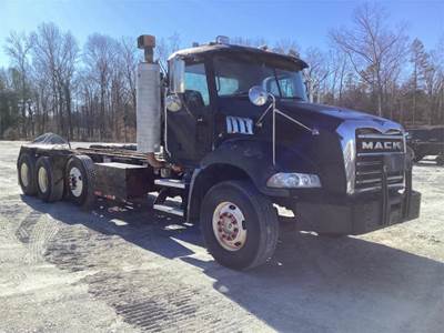 Mack Granite GU813 Cab & Chassis Truck