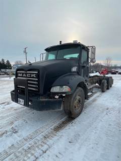 Mack Granite GU813 Cab & Chassis Truck