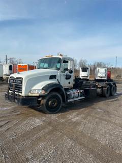 Mack Granite GU813 Cab & Chassis Truck