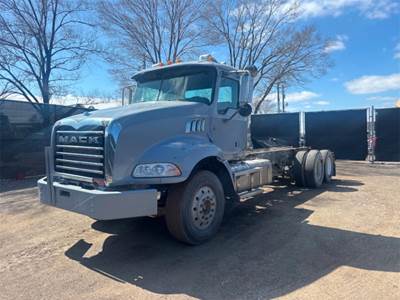 Mack Granite GU813 Cab & Chassis Truck