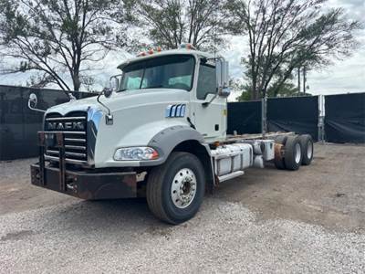 Mack Granite GU813 Cab & Chassis Truck