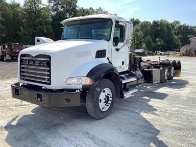 Mack Granite GU813 Cab & Chassis Truck