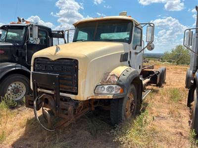 Mack Granite GU813 Cab & Chassis Truck
