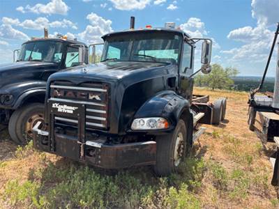 Mack Granite GU813 Cab & Chassis Truck