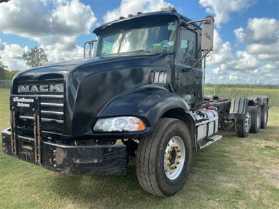 Mack Granite GU813 Cab & Chassis Truck