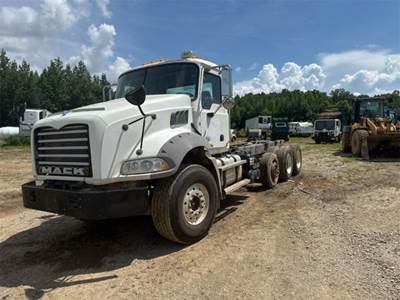 Mack Granite GU813 Cab & Chassis Truck