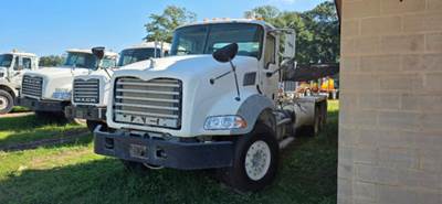 Mack Granite GU813 Cab & Chassis Truck