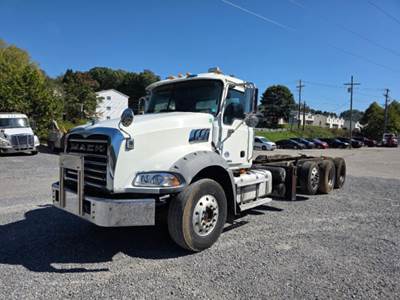 Mack Granite GU813 Cab & Chassis Truck