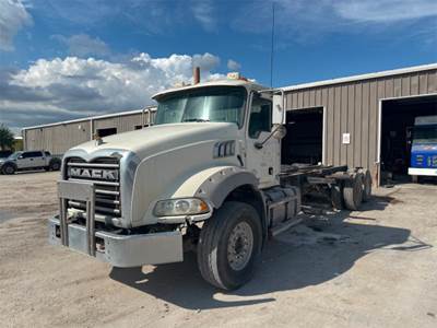 Mack Granite GU813 Cab & Chassis Truck