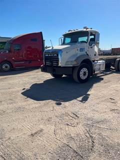 Mack Granite GU813 Cab & Chassis Truck