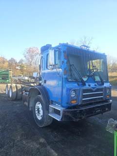 Mack MRU613 TERRAPRO Cab & Chassis Truck