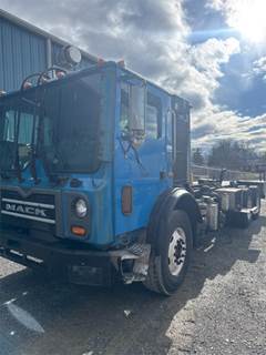 Mack MRU613 TERRAPRO Cab & Chassis Truck