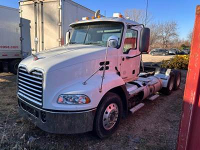 Mack Pinnacle CXU613 Cab & Chassis Truck