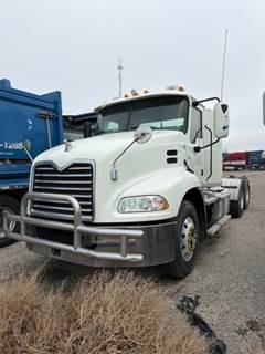 Mack Pinnacle CXU613 Cab & Chassis Truck