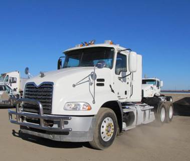 Mack Pinnacle CXU613 Cab & Chassis Truck