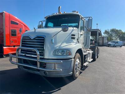 Mack Pinnacle CXU613 Cab & Chassis Truck