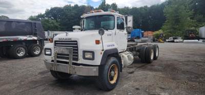 Mack RD688S Cab & Chassis Truck