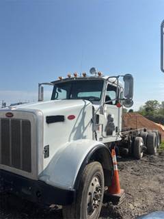 Peterbilt 365 Cab & Chassis Truck