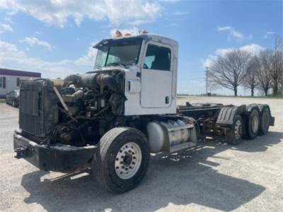 Peterbilt 365 Cab & Chassis Truck